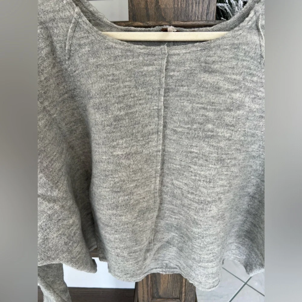 Free People Oversized Sweater - Picture 3 of 9